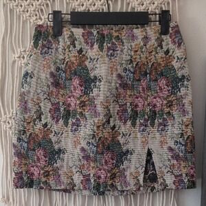 Floral Tapestry Women's Mini Skirt Size 4, Runs Small